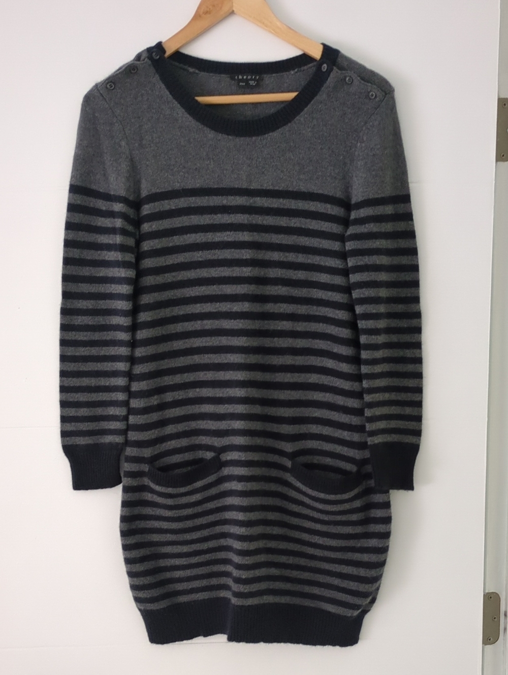 Theory McWhirter Striped Navy Grey Cashmere Sweater Dress Sz M Quiet Luxury Cozy